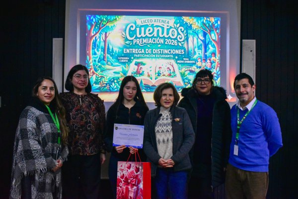 Estudiantes son reconocidos por su creatividad en concurso de cuentos medioambientales